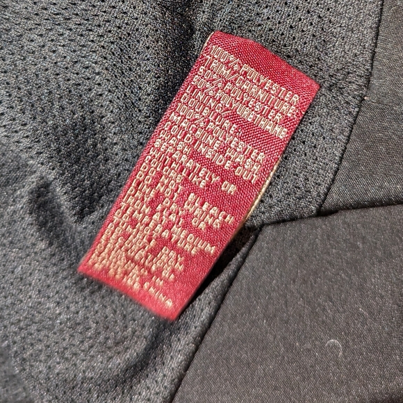 Three Stones Coat - Black Raincoat - Picture 4 of 9